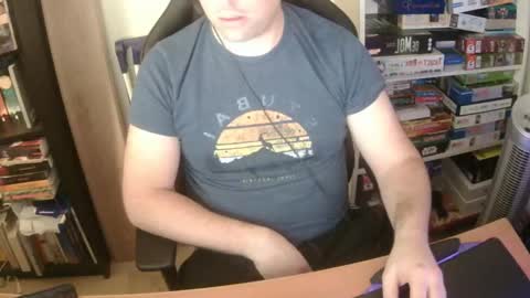 Snapshot of erik_dapper chatting on December 19, 7:10 pm Erik Dapper online show from December 19, 7:10 pm