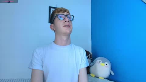 I am Erik online show from April 28, 8:36 pm