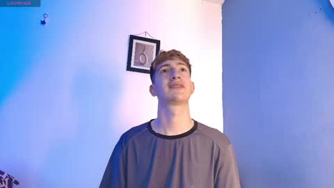 Snapshot of erik_golden_ chatting on May 23, 9:08 pm I am Erik online show from May 23, 9:08 pm