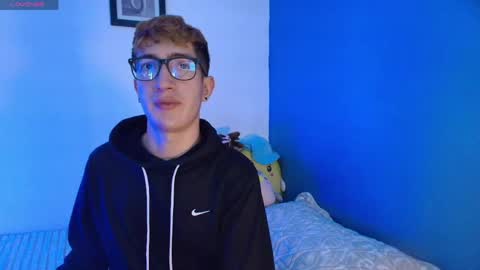 Snapshot of erik_golden_ chatting on May 30, 9:01 pm I am Erik online show from May 30, 9:01 pm