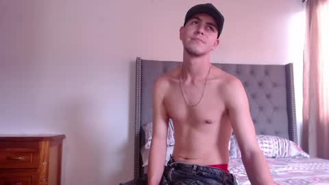 Snapshot of erik_rodriguez chatting on May 16, 7:56 pm Erik rodriguez online show from May 16, 7:56 pm