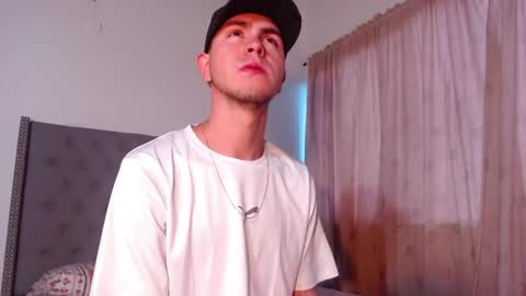 Snapshot of erik_rodriguez chatting on June 1, 10:50 am Erik rodriguez online show from June 1, 10:50 am