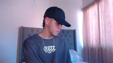 Snapshot of erik_rodriguez chatting on June 11, 8:07 pm Erik rodriguez online show from June 11, 8:07 pm