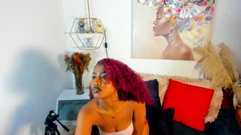 Snapshot of erika_lyrics chatting on February 5, 5:01 am E R I K A - L Y R I C S online show from February 5, 5:01 am