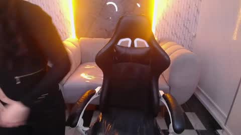 Erika online show from April 15, 8:09 pm