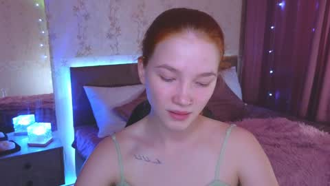 Snapshot of erikabrian chatting on December 24, 4:44 am erikabrian online show from December 24, 4:44 am