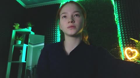 Snapshot of erikabrian chatting on December 28, 4:51 am erikabrian online show from December 28, 4:51 am