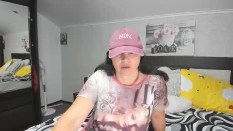 Snapshot of erikagold chatting on May 20, 3:13 am ErikaGold online show from May 20, 3:13 am