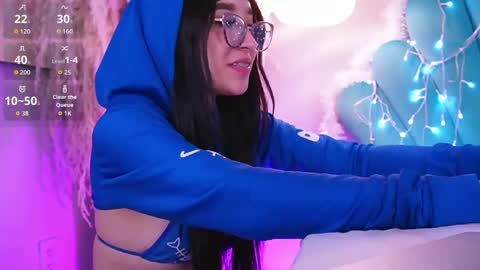 Snapshot of eriklein chatting on December 13, 10:59 pm Eri online show from December 13, 10:59 pm