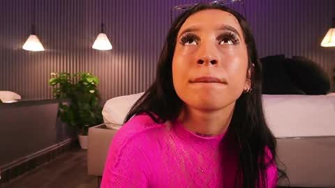 Eri  online show from April 7, 7:25 pm