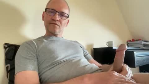 Snapshot of erikwant2 chatting on April 28, 8:52 am erikwant2 online show from April 28, 8:52 am