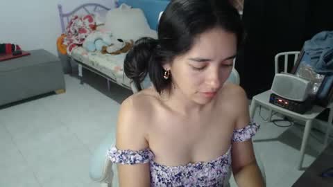 erina_1 online show from July 2, 3:23 am