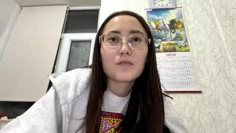 Snapshot of erinnthurmond chatting on June 6, 9:41 pm Luna online show from June 6, 9:41 pm