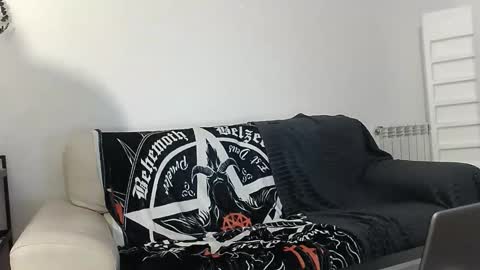 Snapshot of erisand chatting on January 18, 11:41 pm Erica online show from January 18, 11:41 pm