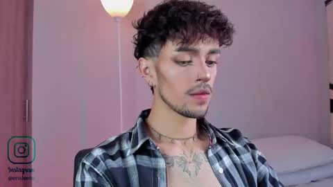 Snapshot of erisleon chatting on October 31, 2:51 pm online show from October 31, 2:51 pm