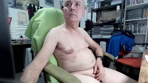 Snapshot of ernello chatting on June 5, 12:33 pm ernello online show from June 5, 12:33 pm