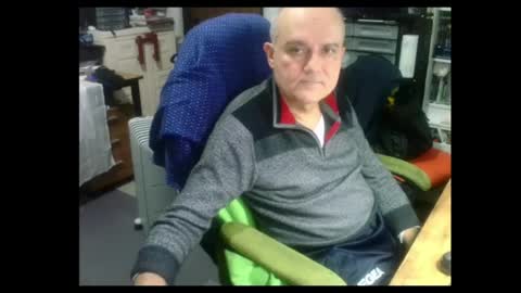 Snapshot of ernello chatting on June 25, 6:23 pm ernello online show from June 25, 6:23 pm