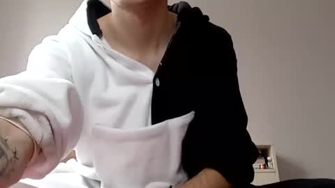 Ernest online show from March 27, 11:10 am