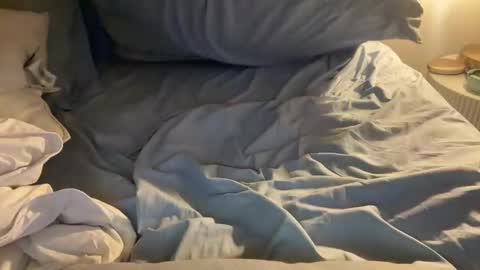 Snapshot of erock9871 chatting on December 6, 8:15 am erock9871 online show from December 6, 8:15 am