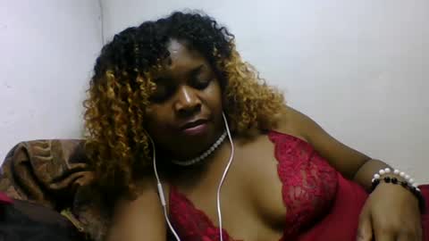 erolinee online show from September 18, 7:27 pm