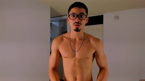 Snapshot of eros_becker_ chatting on May 21, 12:39 am eros_becker_ online show from May 21, 12:39 am