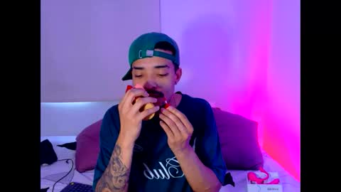 Snapshot of eros_chipre chatting on December 3, 7:12 pm Eros online show from December 3, 7:12 pm