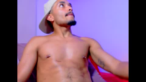 Snapshot of eros_chipre chatting on December 22, 11:57 pm Eros online show from December 22, 11:57 pm