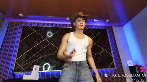 Snapshot of eroseliam chatting on November 8, 7:01 pm EROS ELIAM online show from November 8, 7:01 pm