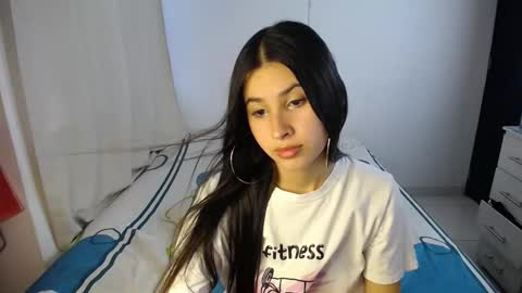 Snapshot of erosgirls_ chatting on October 19, 9:15 pm erosgirls_ online show from October 19, 9:15 pm