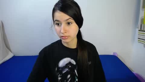 Snapshot of erosgirls_ chatting on December 13, 11:10 pm erosgirls_ online show from December 13, 11:10 pm