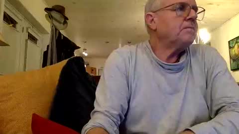 eros online show from December 11, 11:10 pm