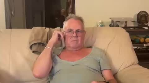 eros online show from October 19, 1:39 am