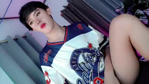 Snapshot of erotic_empress18 chatting on June 29, 10:37 am erotic_empress18 online show from June 29, 10:37 am