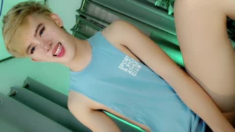 Snapshot of erotic_empress18 chatting on July 8, 7:02 am erotic_empress18 online show from July 8, 7:02 am