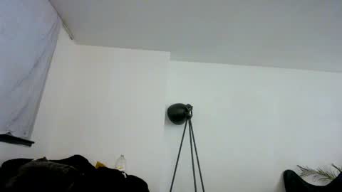 Snapshot of erotica_angel chatting on May 11, 5:02 am Nikki Erotica online show from May 11, 5:02 am