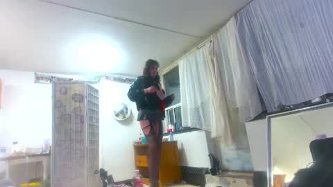Snapshot of erotica_angel chatting on May 15, 7:37 am Nikki Erotica online show from May 15, 7:37 am