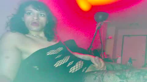 Snapshot of erotica_angel chatting on May 22, 9:15 am Nikki Erotica online show from May 22, 9:15 am
