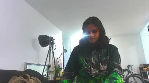 Snapshot of erotica_angel chatting on May 28, 4:43 am Nikki Erotica online show from May 28, 4:43 am