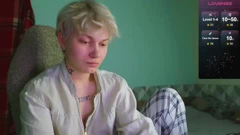 Snapshot of esajukyy chatting on December 30, 9:59 am esajukyy online show from December 30, 9:59 am