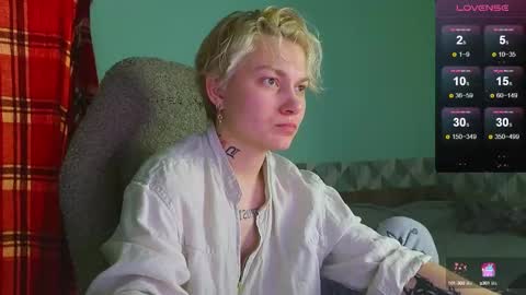 Snapshot of esajukyy chatting on January 12, 3:46 pm esajukyy online show from January 12, 3:46 pm