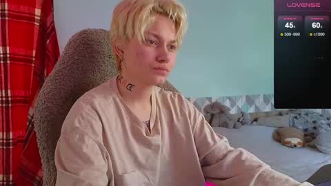 Snapshot of esajukyy chatting on January 19, 5:48 am esajukyy online show from January 19, 5:48 am