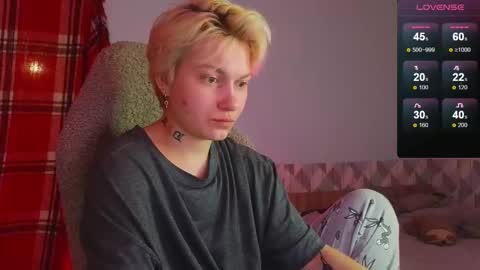 Snapshot of esajukyy chatting on February 5, 3:52 pm esajukyy online show from February 5, 3:52 pm