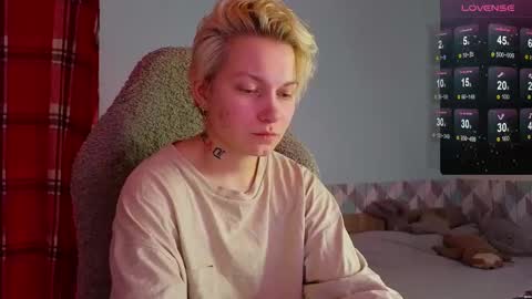 Snapshot of esajukyy chatting on February 10, 10:42 am esajukyy online show from February 10, 10:42 am