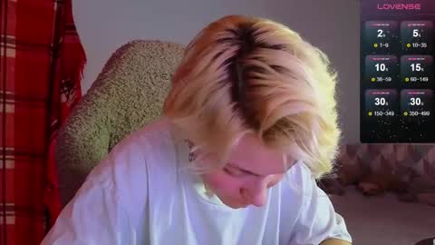 Snapshot of esajukyy chatting on February 12, 3:49 pm esajukyy online show from February 12, 3:49 pm