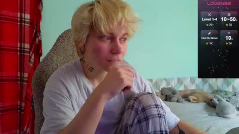 Snapshot of esajukyy chatting on February 15, 8:11 am esajukyy online show from February 15, 8:11 am