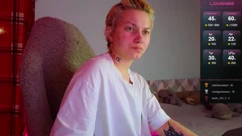 Snapshot of esajukyy chatting on February 15, 1:38 pm esajukyy online show from February 15, 1:38 pm