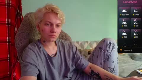 Snapshot of esajukyy chatting on February 20, 9:55 am esajukyy online show from February 20, 9:55 am