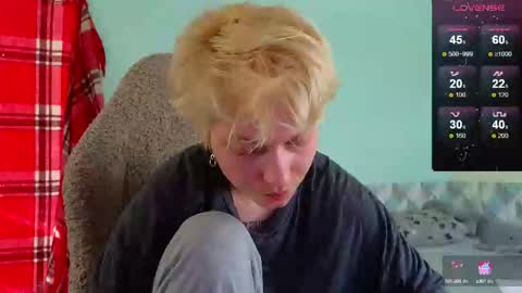 Snapshot of esajukyy chatting on February 26, 6:15 am esajukyy online show from February 26, 6:15 am