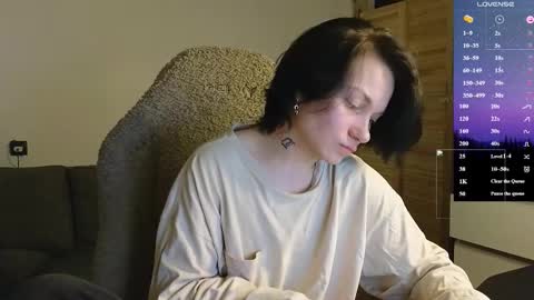 esajukyy online show from February 28, 1:12 pm