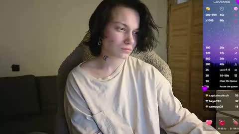 esajukyy online show from March 9, 4:00 pm